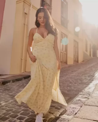 Abito lungo con schiena scoperta
