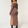 Abito midi in maglia con spalle scoperte