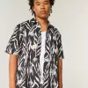Camicia in misto lino con motivo a pesci tropicali squadrati