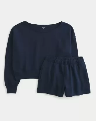 Completo felpa con spalle scoperte e pantaloncini in pile