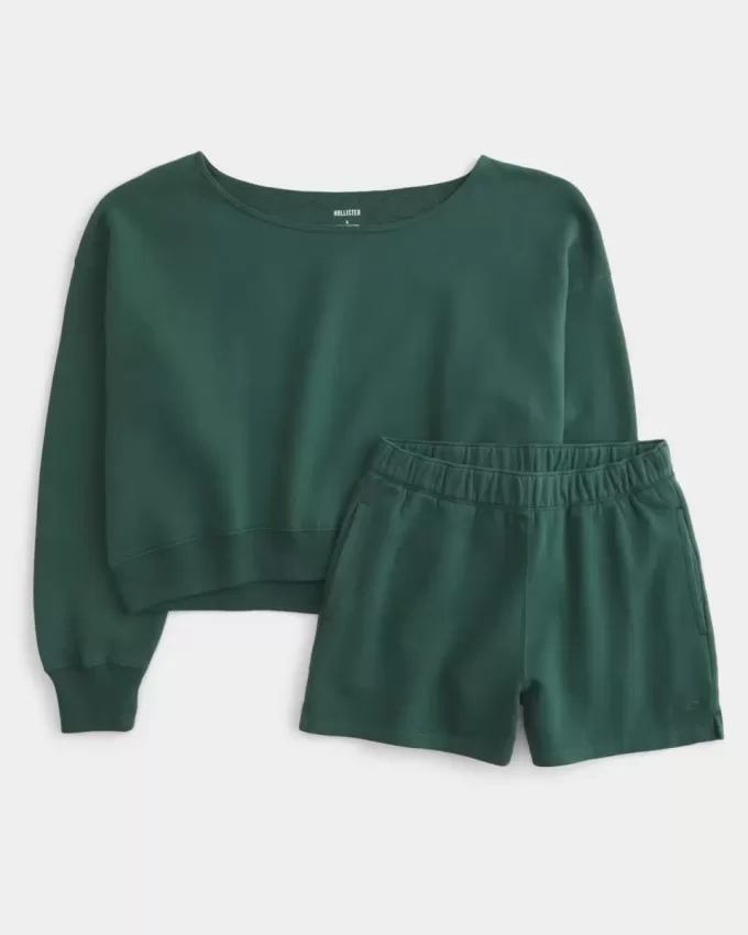 Completo felpa con spalle scoperte e pantaloncini in pile
