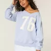 Felpa con scollo a V e grafica con numeri oversize