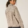Giacca in denim con stampa leopardata