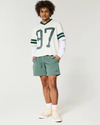 Hollister Feel Good Fleece Shorts larghi a metà coscia
