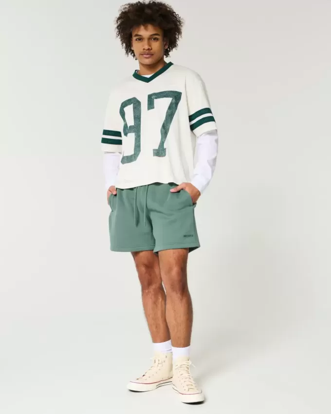Hollister Feel Good Fleece Shorts larghi a metà coscia