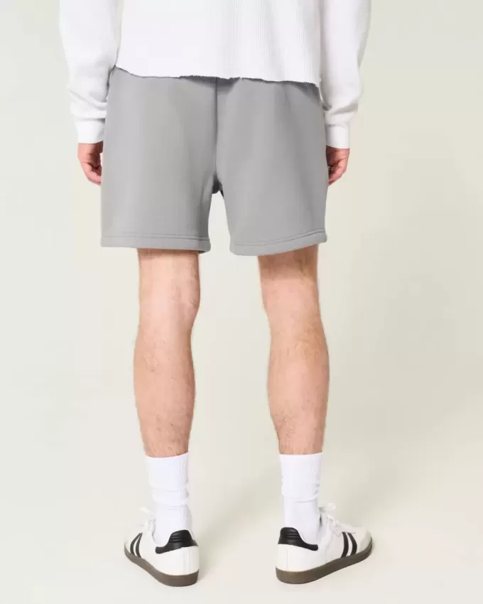 Hollister Feel Good Fleece Shorts larghi a metà coscia