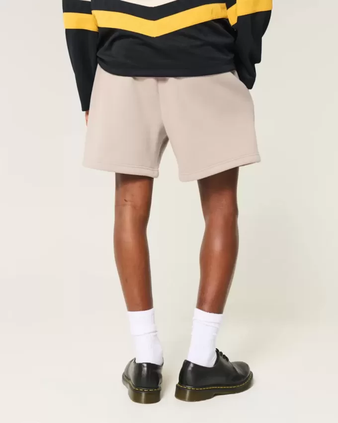 Hollister Feel Good Fleece Shorts larghi a metà coscia