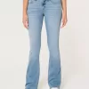Jeans a vita bassa con lavaggio chiaro