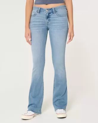 Jeans a vita bassa con lavaggio chiaro