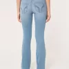 Jeans a vita bassa con lavaggio chiaro