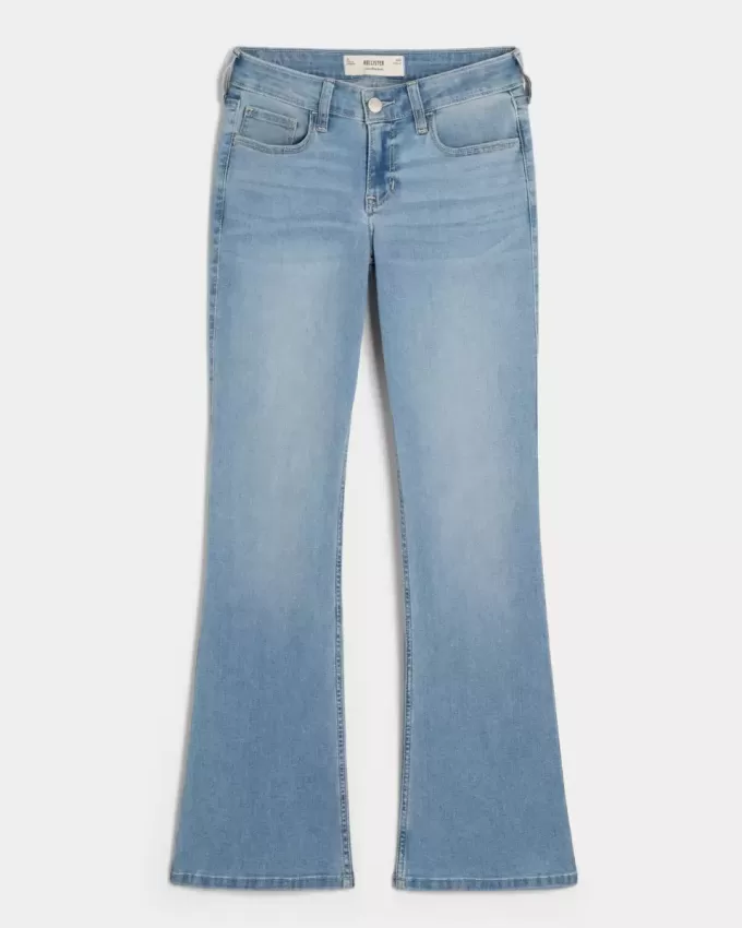 Jeans a vita bassa con lavaggio chiaro