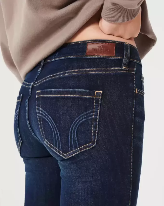 Jeans a vita bassa con lavaggio scuro