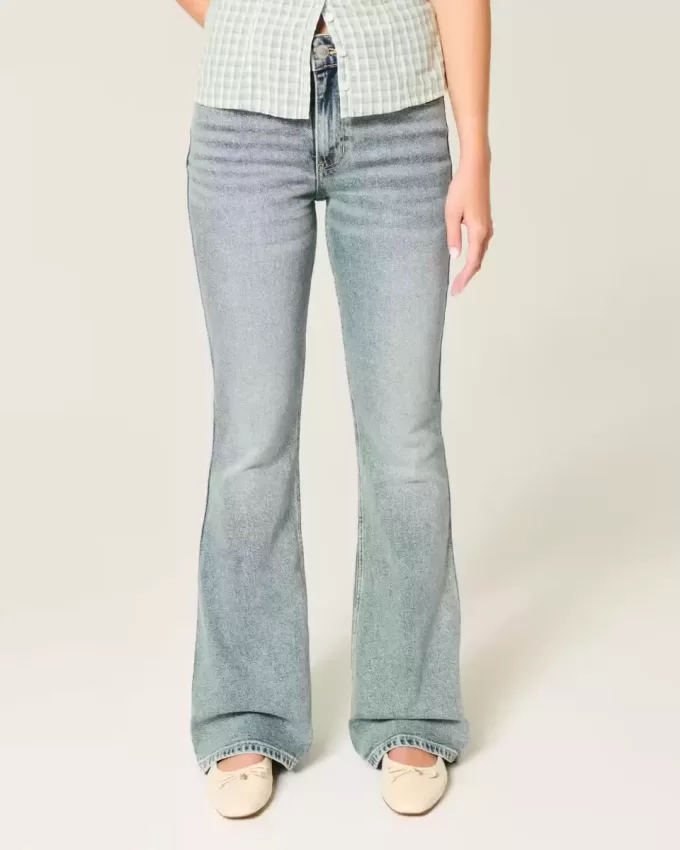 Jeans a zampa a vita alta con lavaggio medio