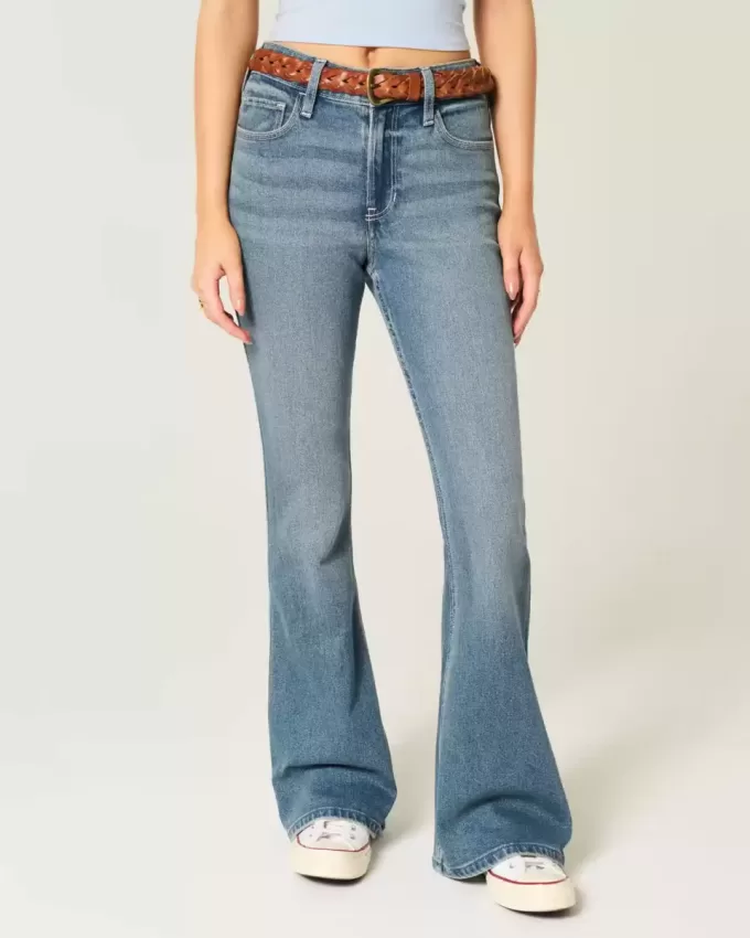 Jeans a zampa a vita alta con lavaggio medio
