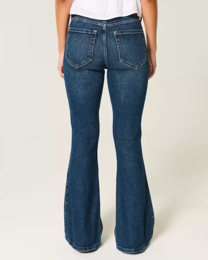 Jeans a zampa a vita alta con lavaggio scuro