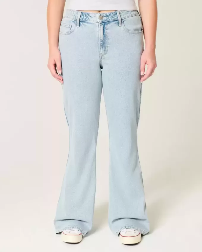 Jeans a zampa con ricamo a cuore e lavaggio chiaro a vita alta