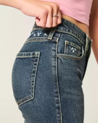 Jeans a zampa con ricamo floreale a lavaggio scuro a vita alta