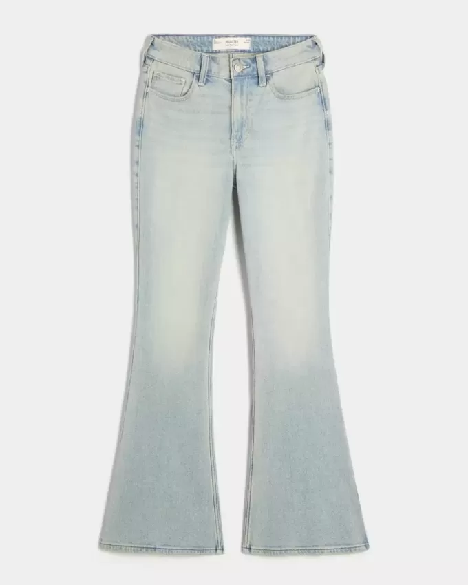 Jeans a zampa con tasche a stella e lavaggio chiaro a vita alta