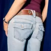 Jeans bootcut a vita bassa con lavaggio chiaro