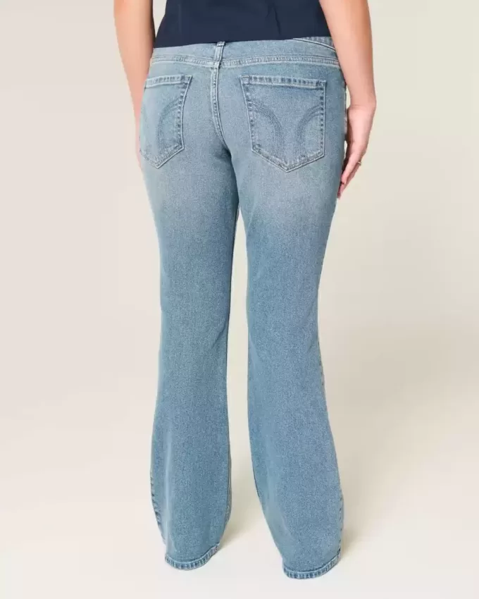 Jeans bootcut a vita bassa con lavaggio medio