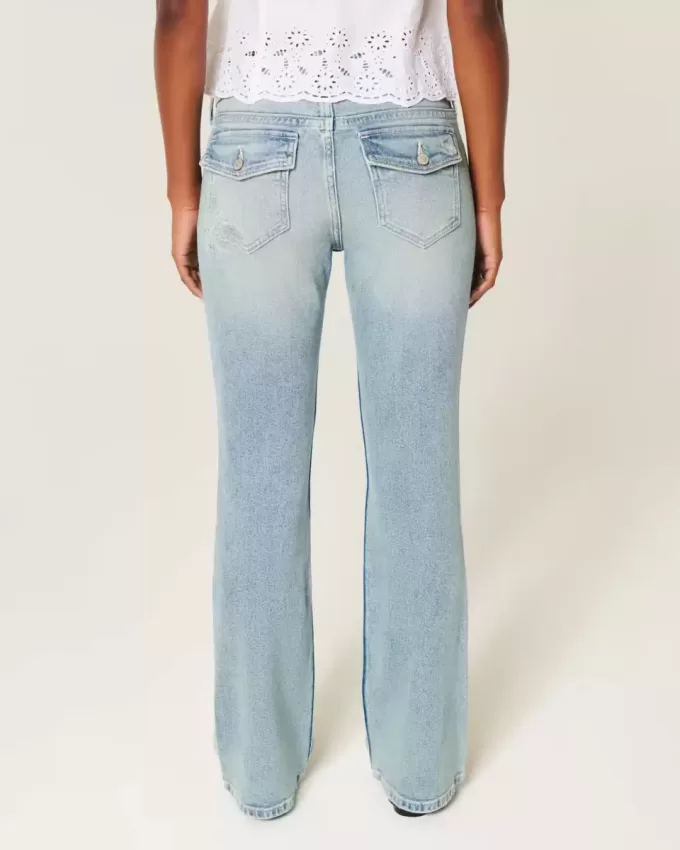 Jeans bootcut a vita bassa con ricamo a farfalla e lavaggio medio