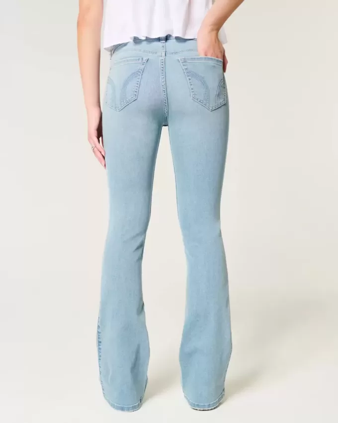 Jeans bootcut lavaggio chiaro a vita media