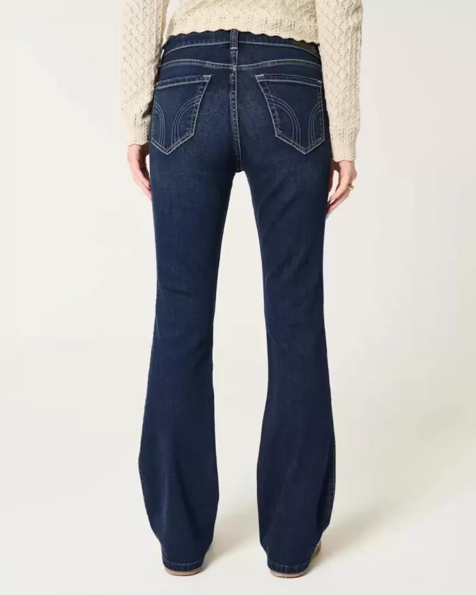 Jeans bootcut lavaggio scuro a vita media