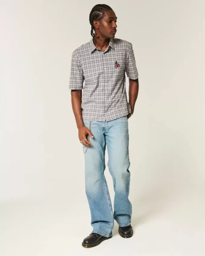 Jeans bootcut rilassati con lavaggio medio