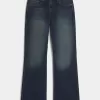 Jeans bootcut rilassati con lavaggio scuro