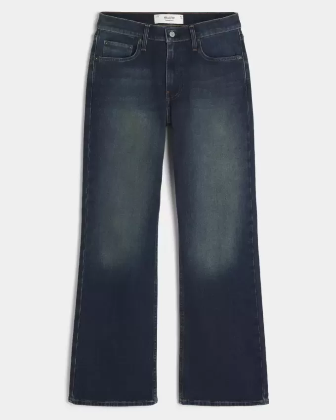 Jeans bootcut rilassati con lavaggio scuro