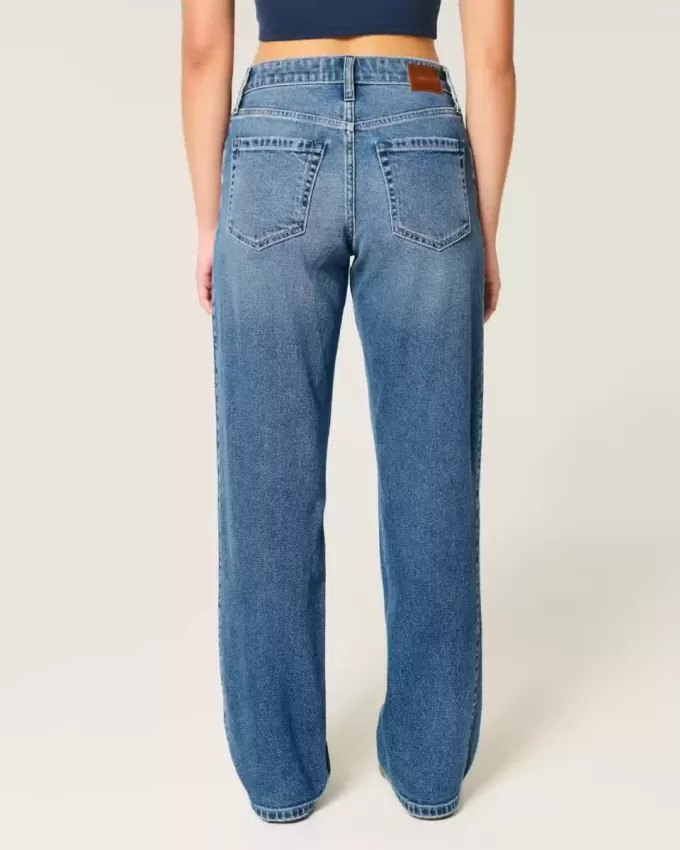 Jeans da papà curvy a vita alta