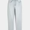 Jeans dritti a vita alta e lavaggio chiaro con effetto curvy