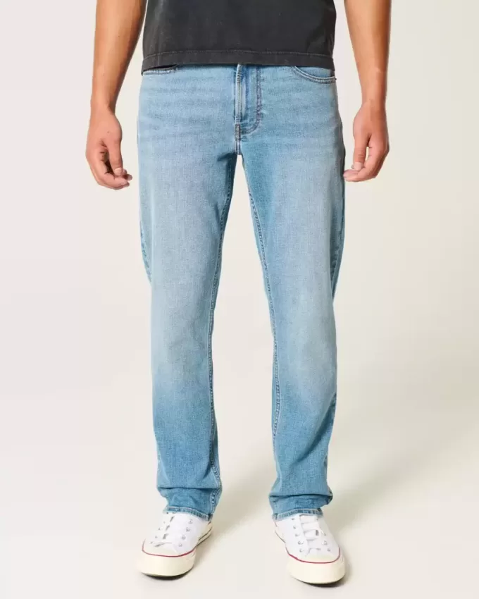 Jeans dritti e aderenti