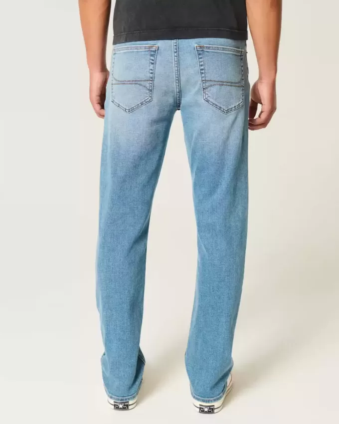 Jeans dritti e aderenti