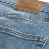 Jeans dritti e aderenti