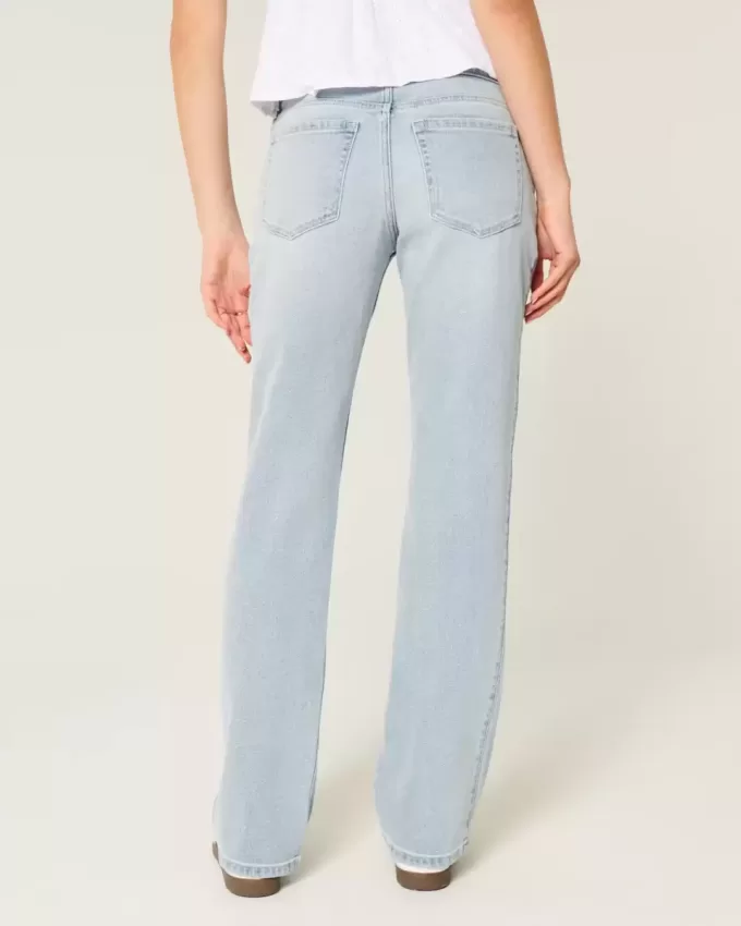 Jeans dritti e rilassati a vita bassa con lavaggio chiaro