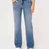 Jeans dritti e rilassati a vita bassa con lavaggio medio Jeans dritti e rilassati a vita bassa con lavaggio medio