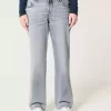 Jeans dritti e rilassati a vita bassa con lavaggio medio