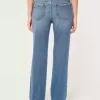 Jeans dritti e rilassati a vita bassa con lavaggio medio Jeans dritti e rilassati a vita bassa con lavaggio medio
