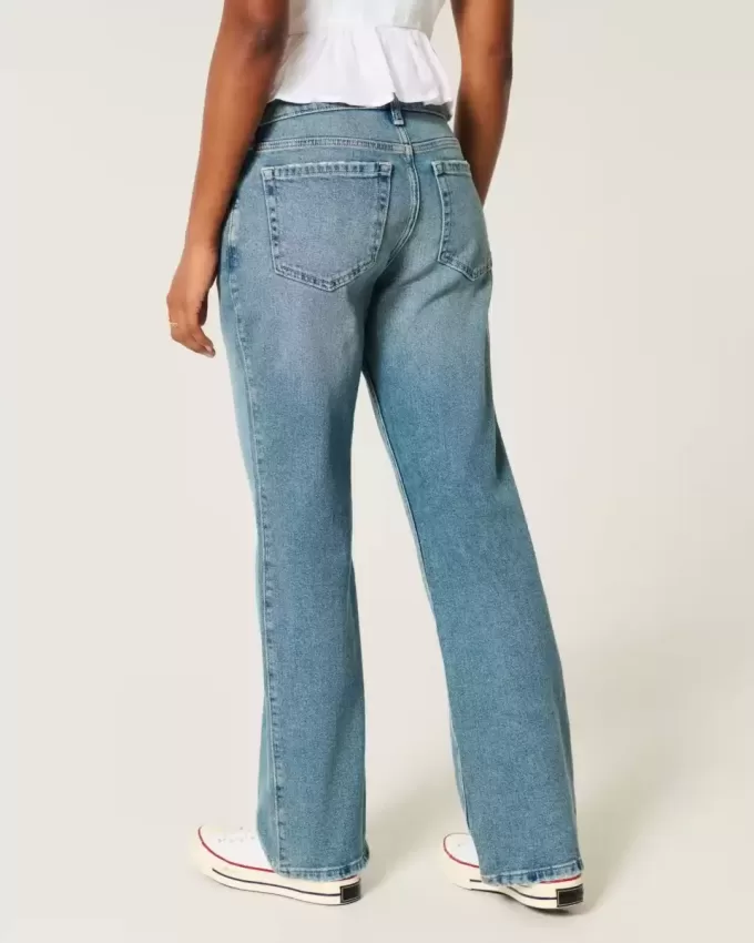 Jeans dritti e rilassati a vita bassa con lavaggio medio