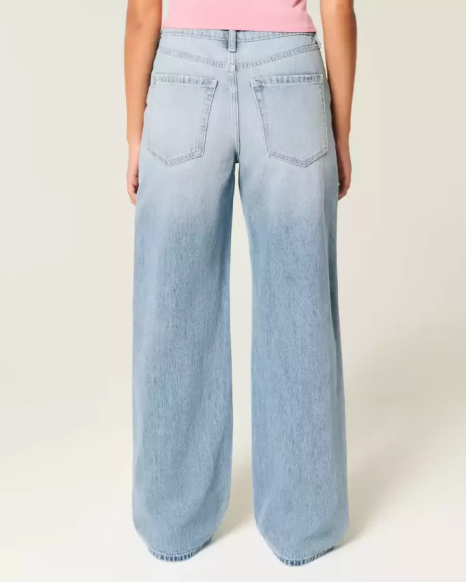 Jeans larghi a vita alta con lavaggio medio