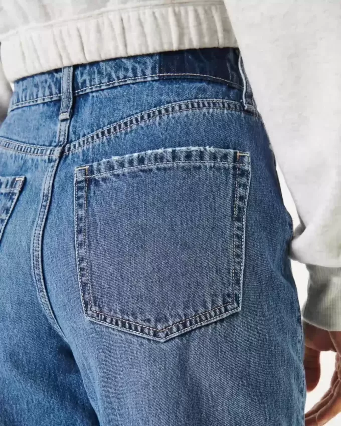 Jeans larghi a vita alta con lavaggio medio