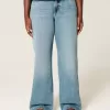 Jeans larghi a vita alta e curvy
