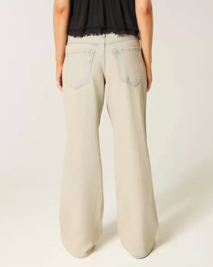Jeans larghi a vita bassa con lavaggio chiaro