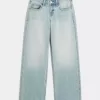 Jeans larghi a vita bassa con lavaggio chiaro