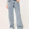 Jeans larghi a vita bassa con lavaggio medio