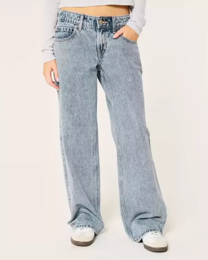 Jeans larghi a vita bassa con lavaggio medio