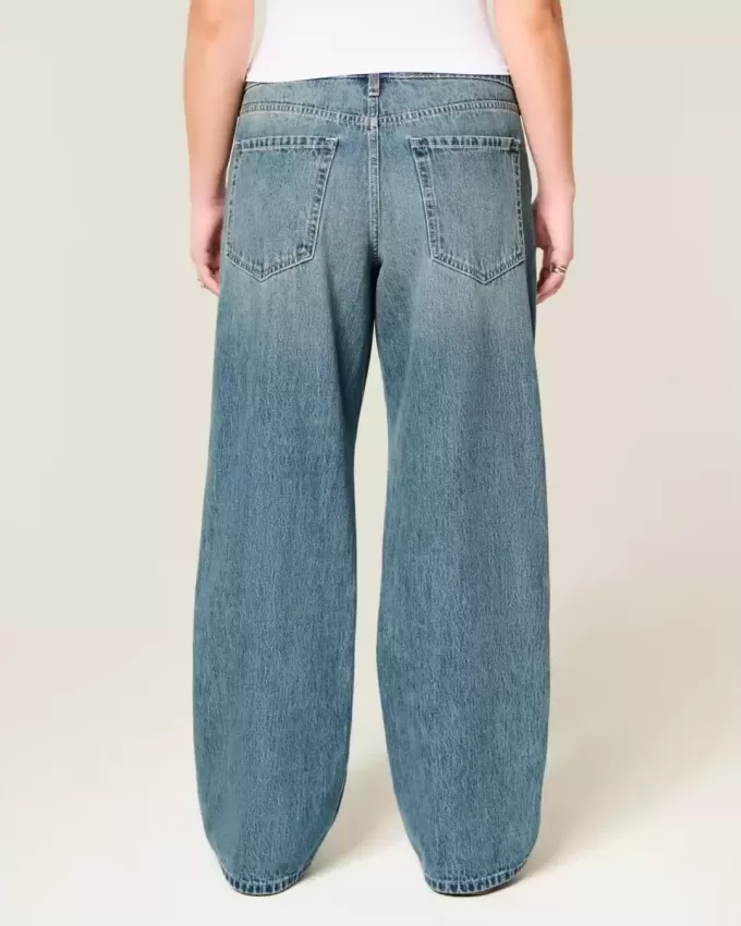 Jeans larghi a vita bassa con lavaggio medio