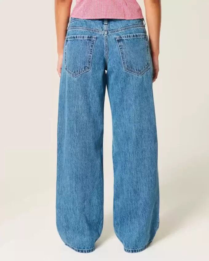 Jeans larghi a vita bassa con lavaggio medio