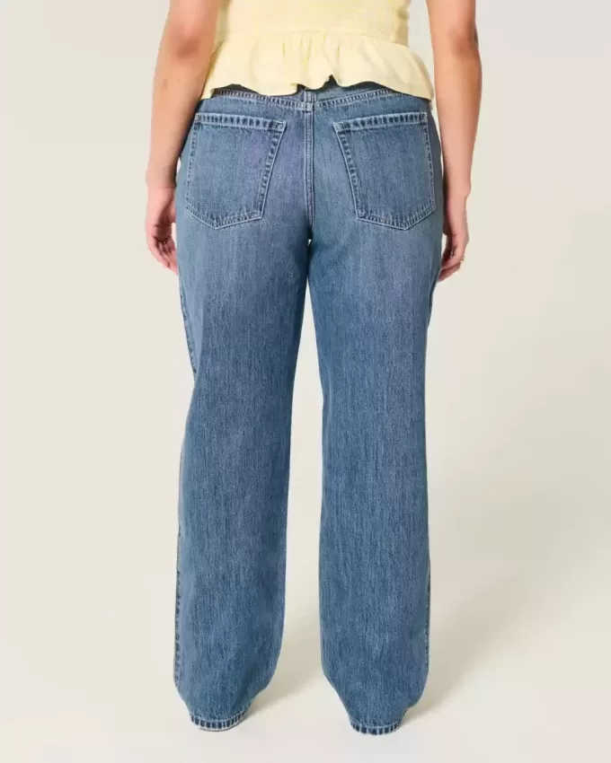 Jeans larghi a vita bassa con lavaggio medio